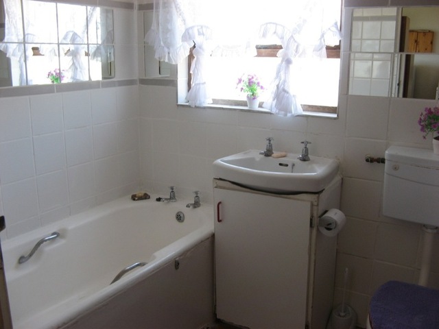 bathroom3